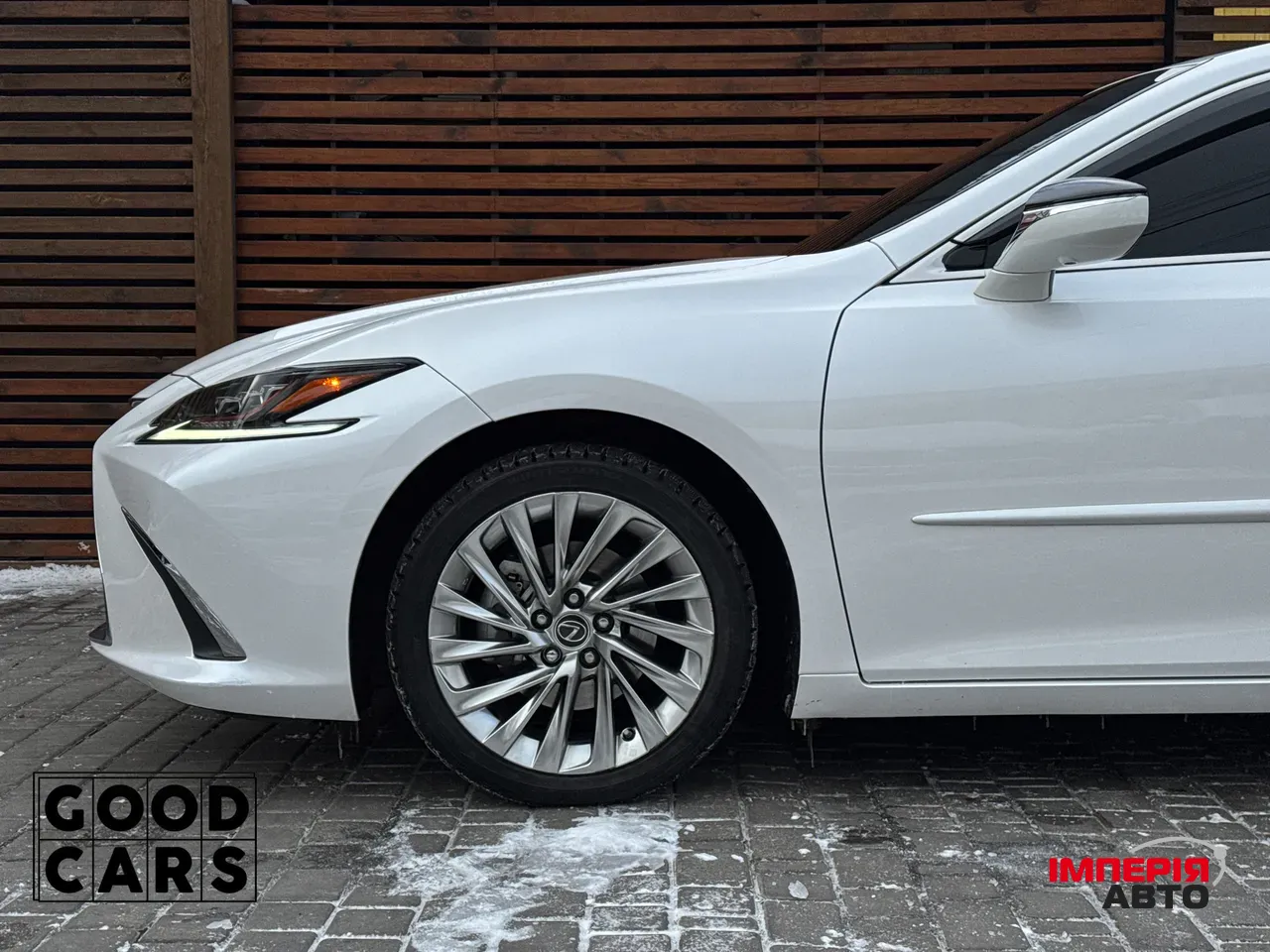 Lexus ES - фото 12