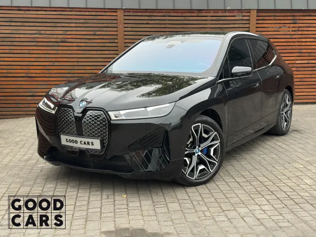 BMW iX - фото 1
