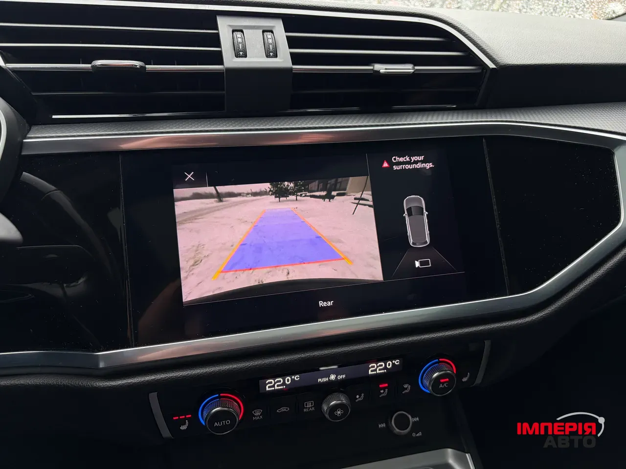 Audi Q3 - фото 22