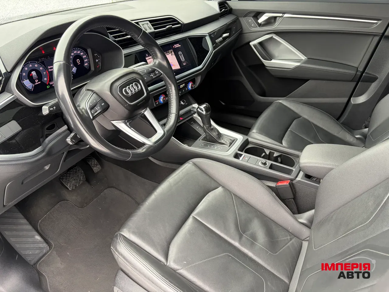 Audi Q3 - фото 18