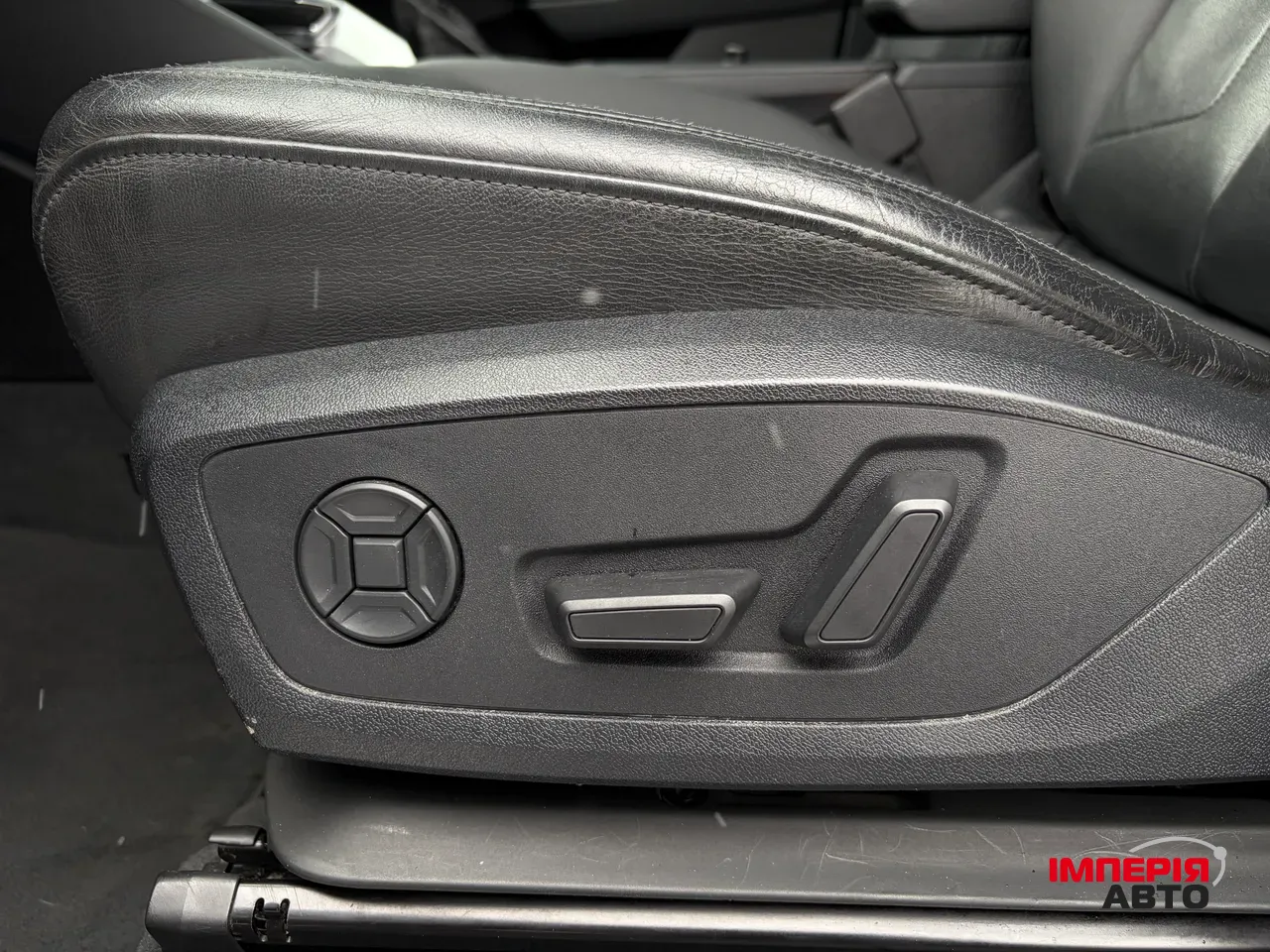 Audi Q3 - фото 35