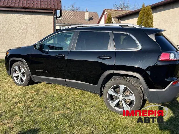 Jeep Cherokee - фото 3