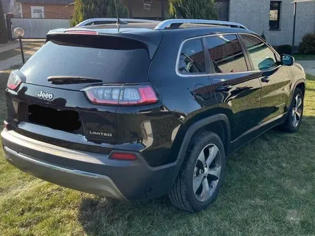 Jeep Cherokee - фото 4