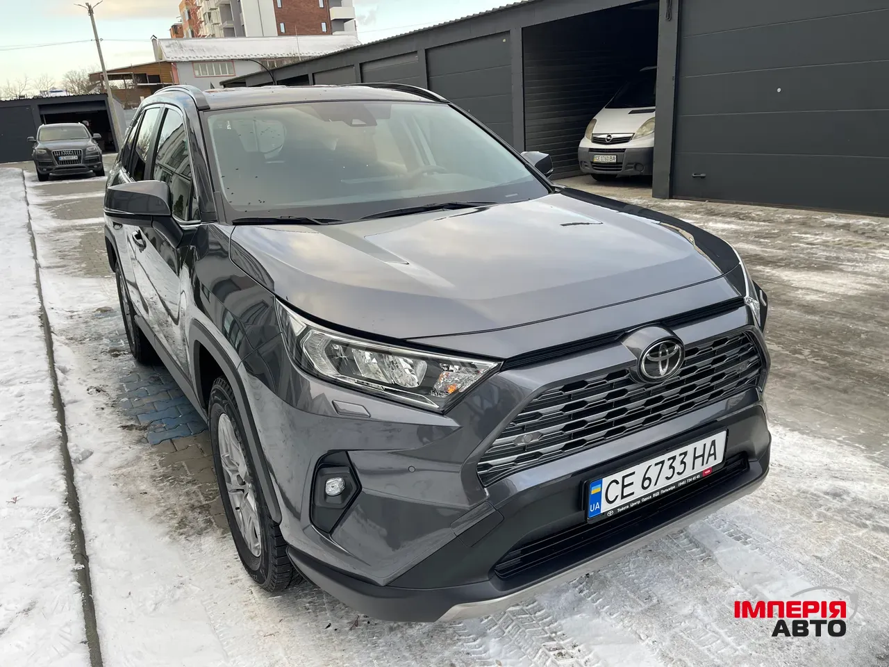 Toyota RAV4 - фото 8