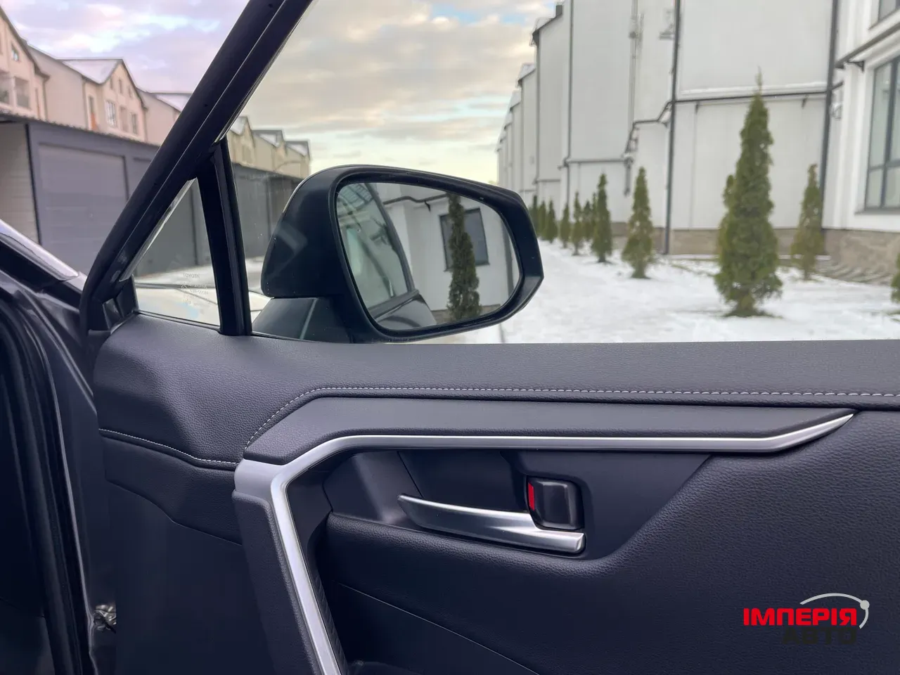 Toyota RAV4 - фото 36