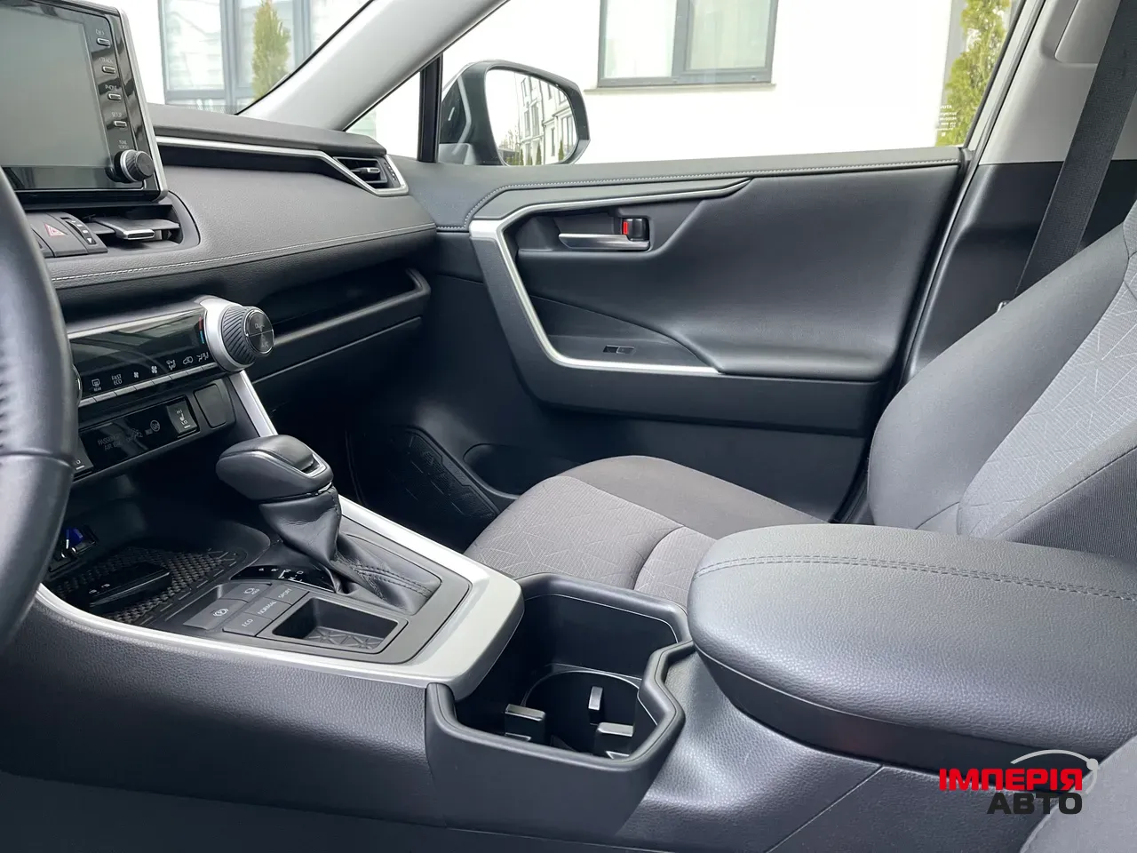 Toyota RAV4 - фото 25