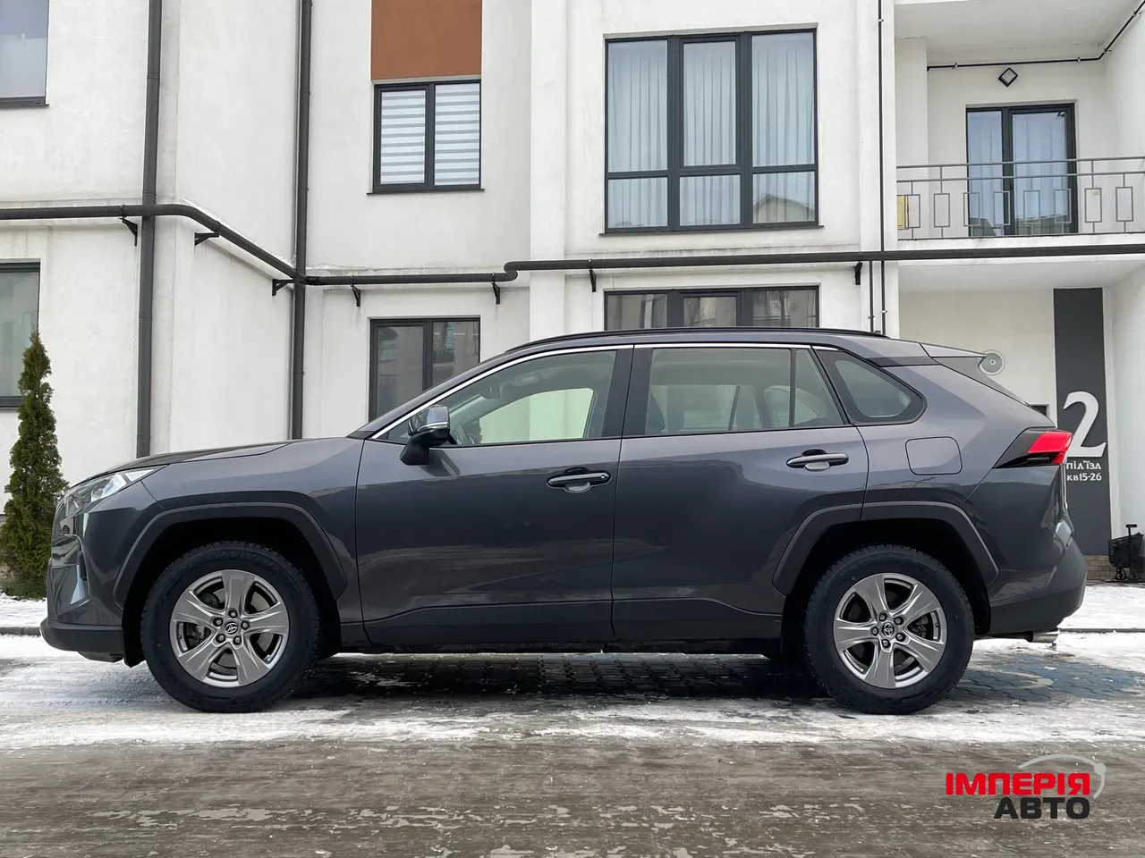 Toyota RAV4 - фото 5