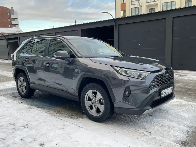 Toyota RAV4 - фото 3