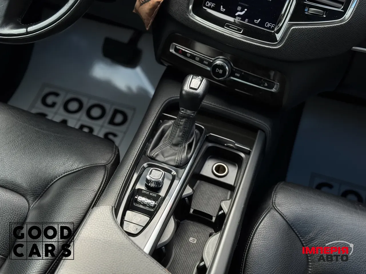 Volvo XC90 - фото 36