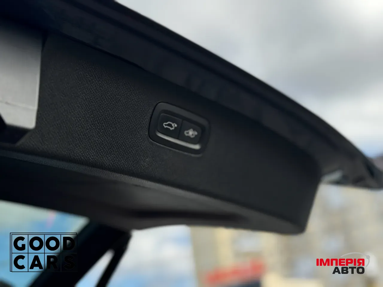 Volvo XC90 - фото 17