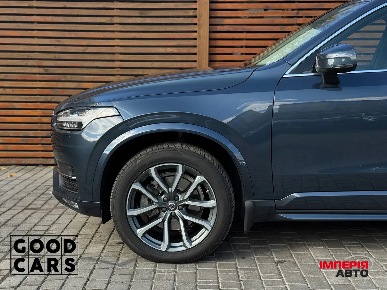 Volvo XC90 - фото 12