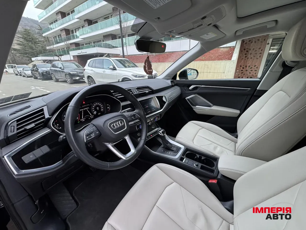 Audi Q3 - фото 7