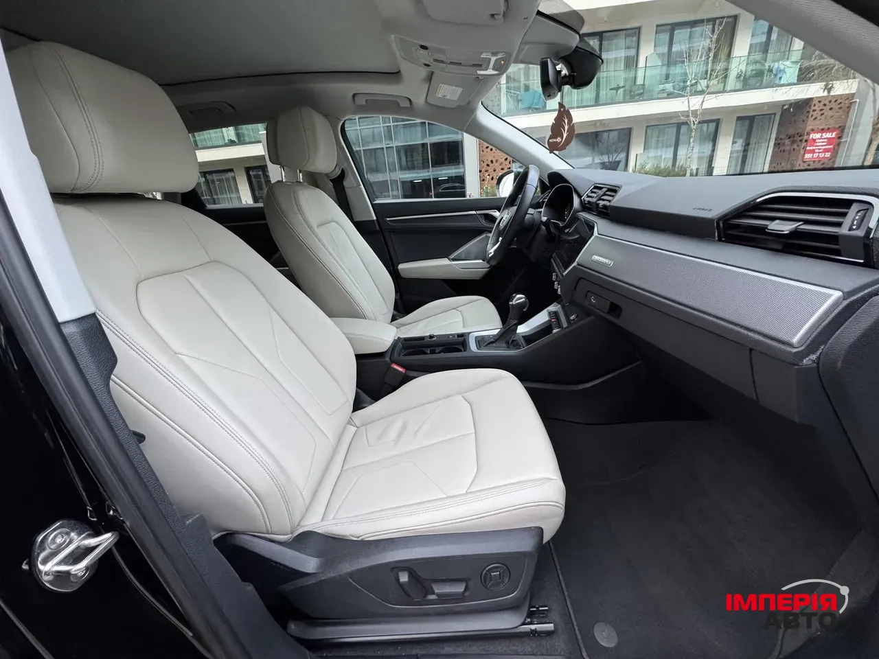 Audi Q3 - фото 9