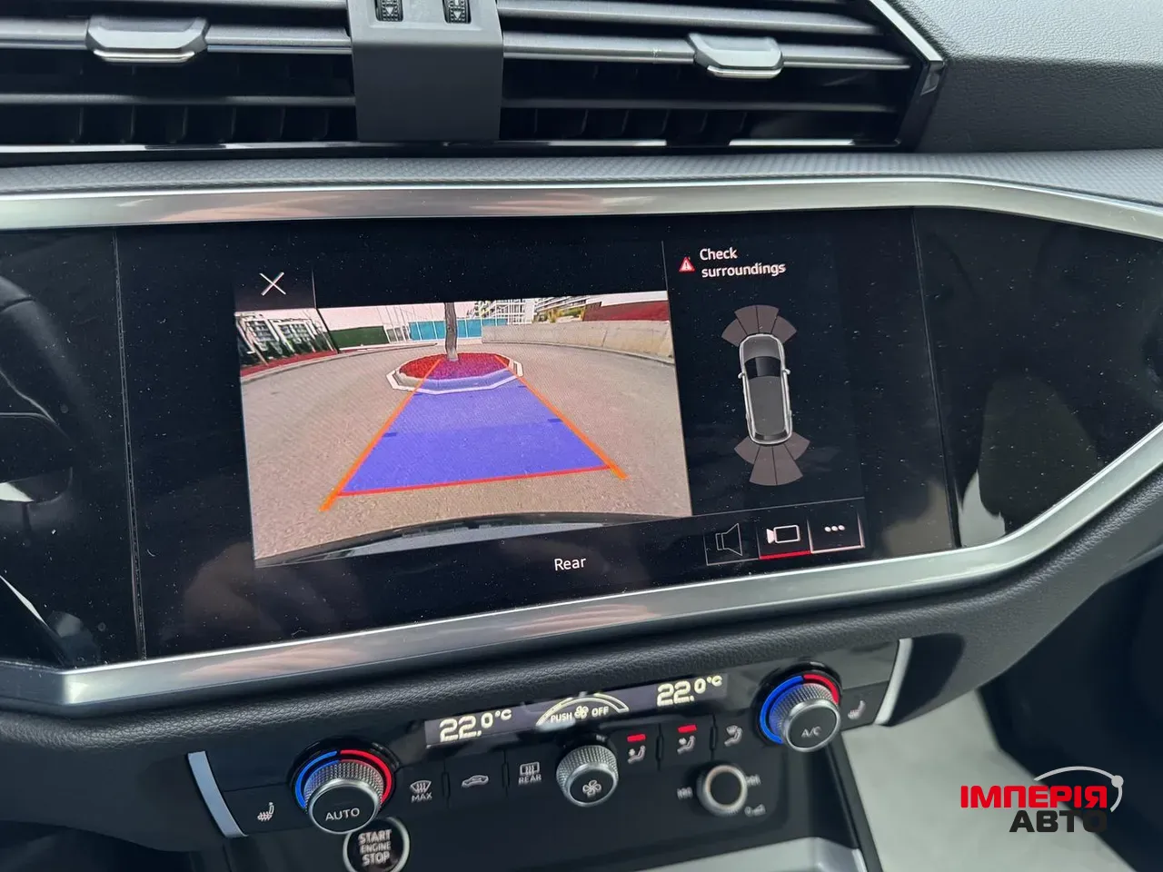 Audi Q3 - фото 15