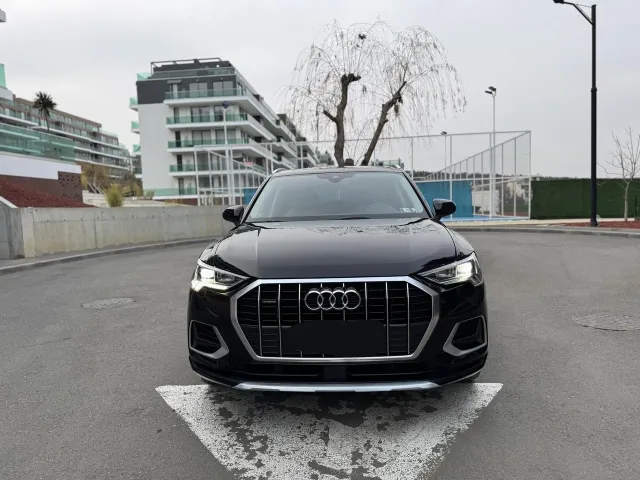 Audi Q3 - фото 1