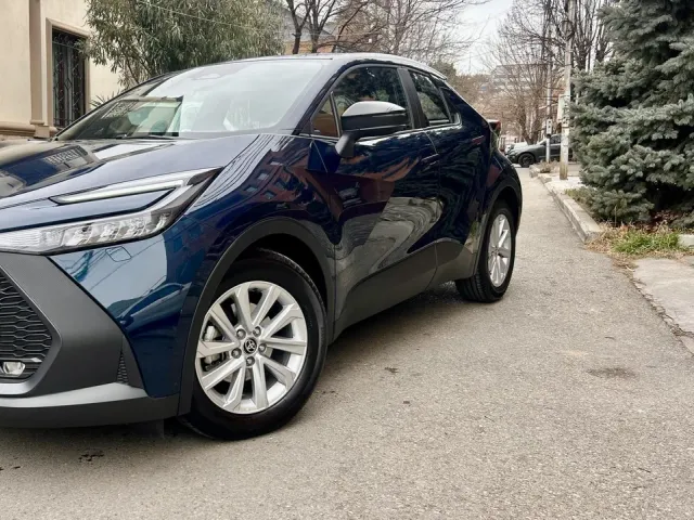 Toyota C-HR - фото 1