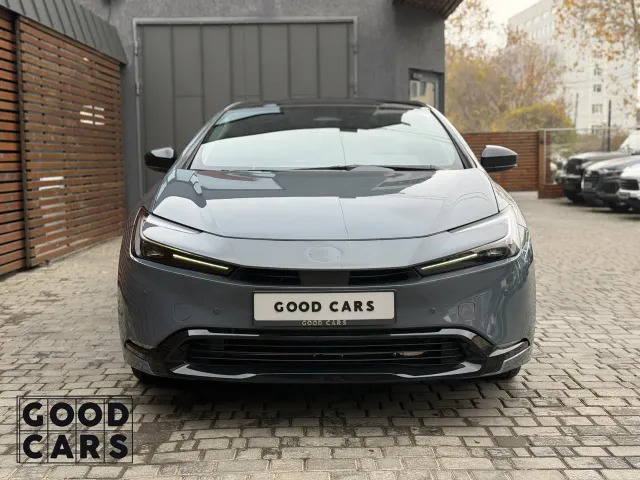 Toyota Prius - фото 2