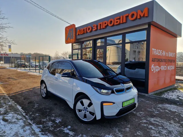 BMW i3 - фото 1
