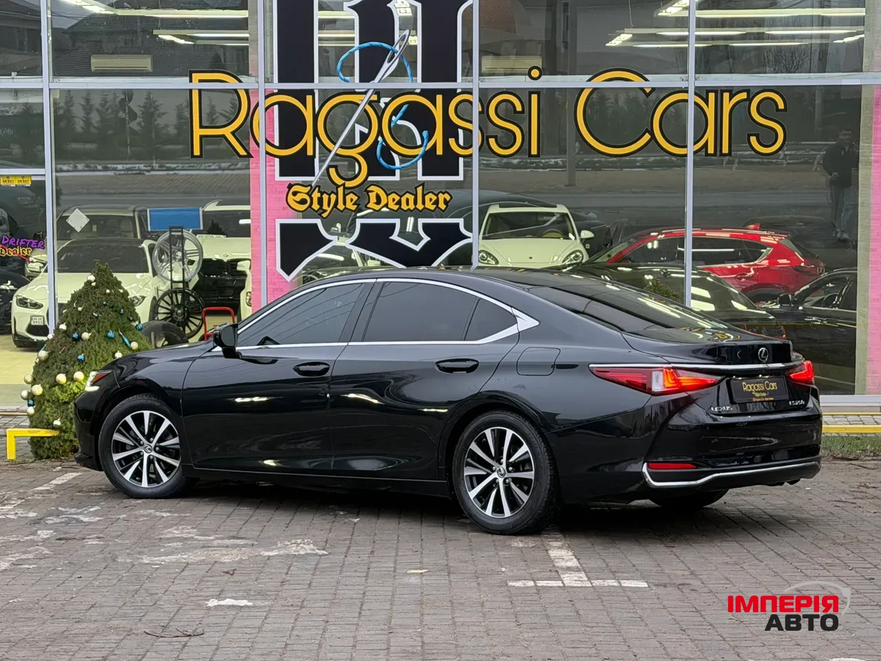 Lexus ES - фото 10