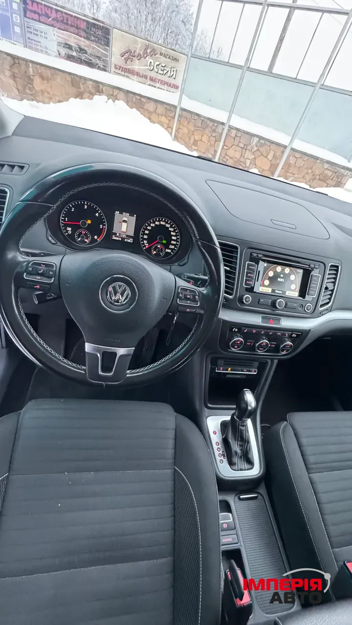 Volkswagen Sharan - фото 10