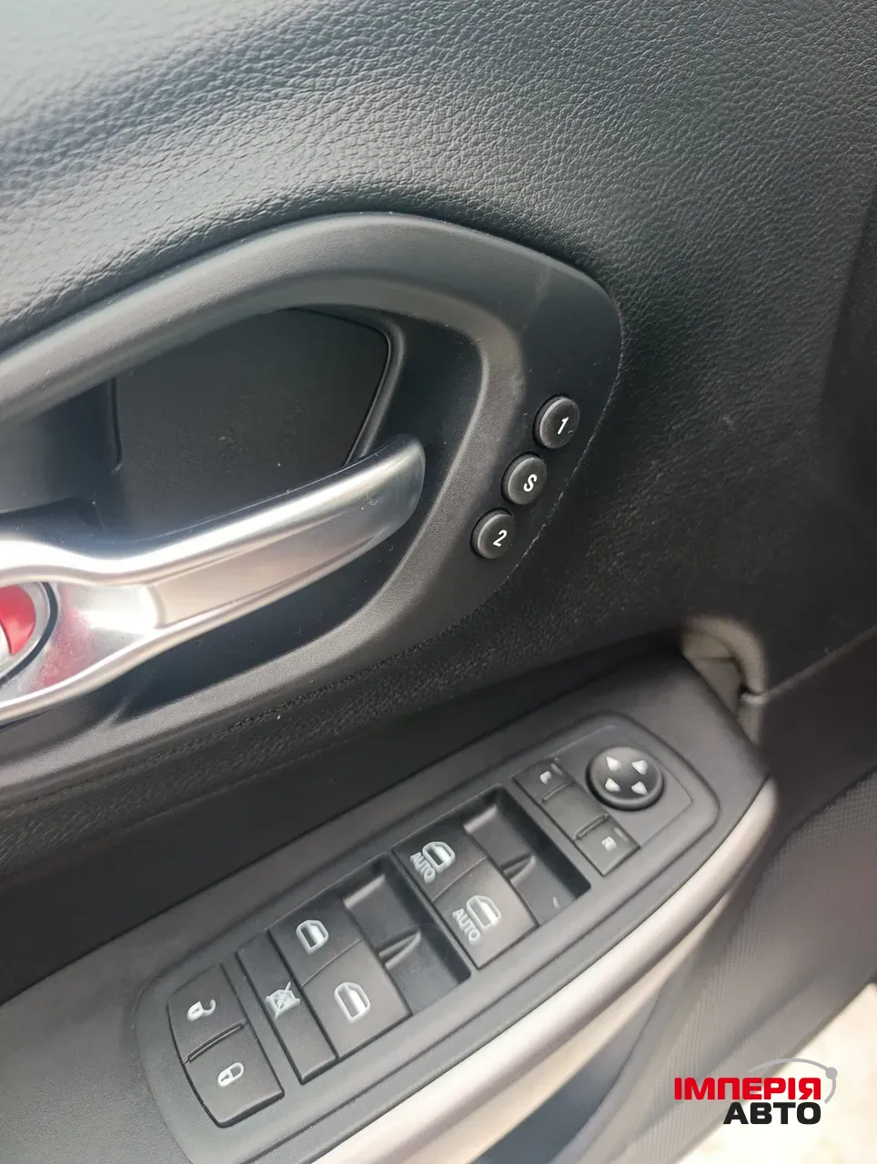 Jeep Cherokee - фото 14