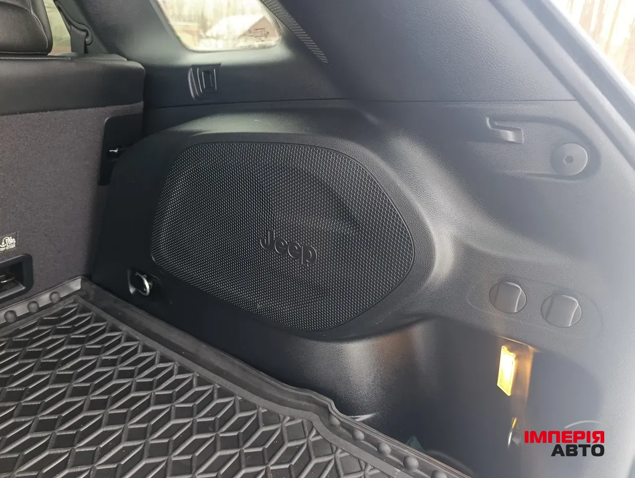 Jeep Cherokee - фото 20