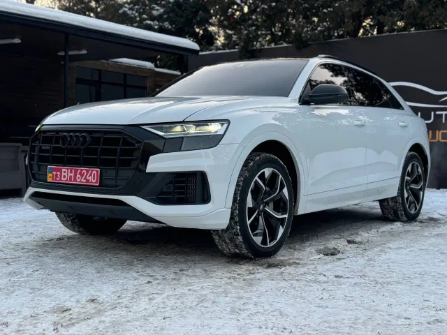Audi Q8 - фото 1