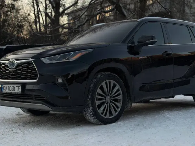 Toyota Highlander - фото 1