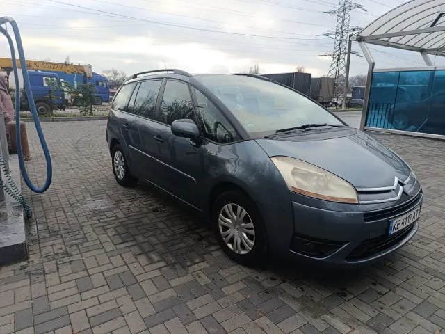 Citroen C4 Picasso - фото 1