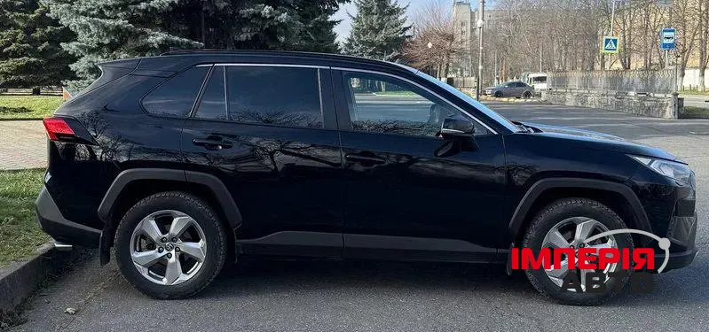 Toyota RAV4 - фото 2