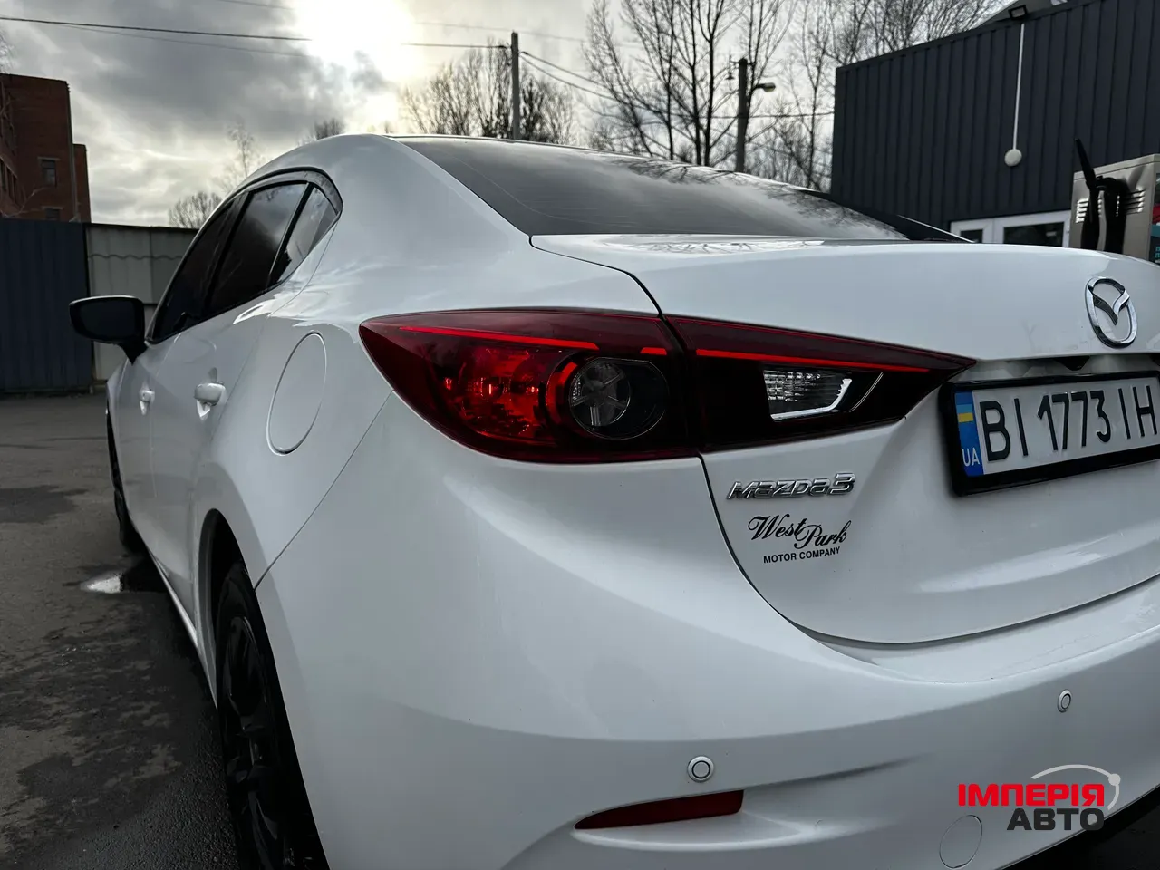 Mazda 3 - фото 7