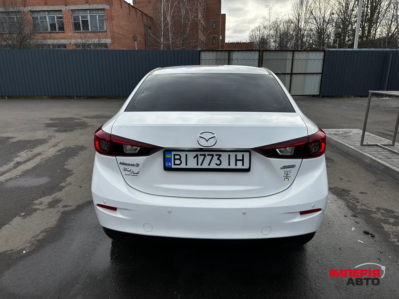 Mazda 3 - фото 5