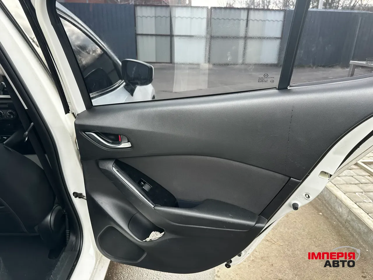 Mazda 3 - фото 15