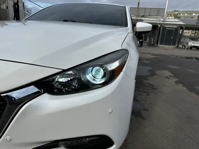 Mazda 3 - фото 4