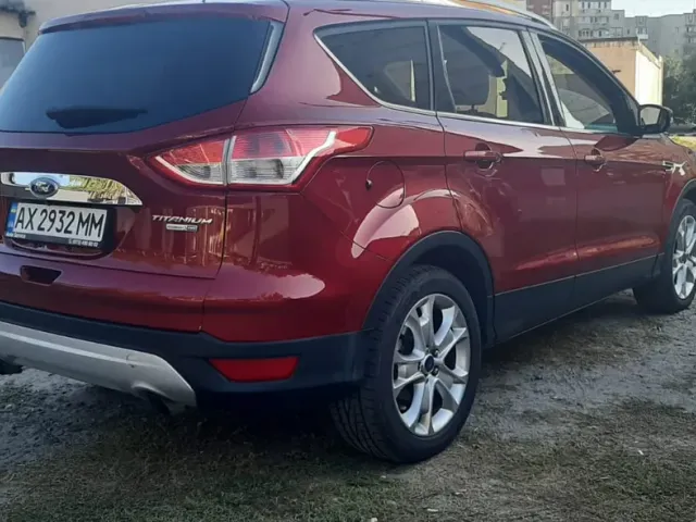 Ford Escape - фото 1