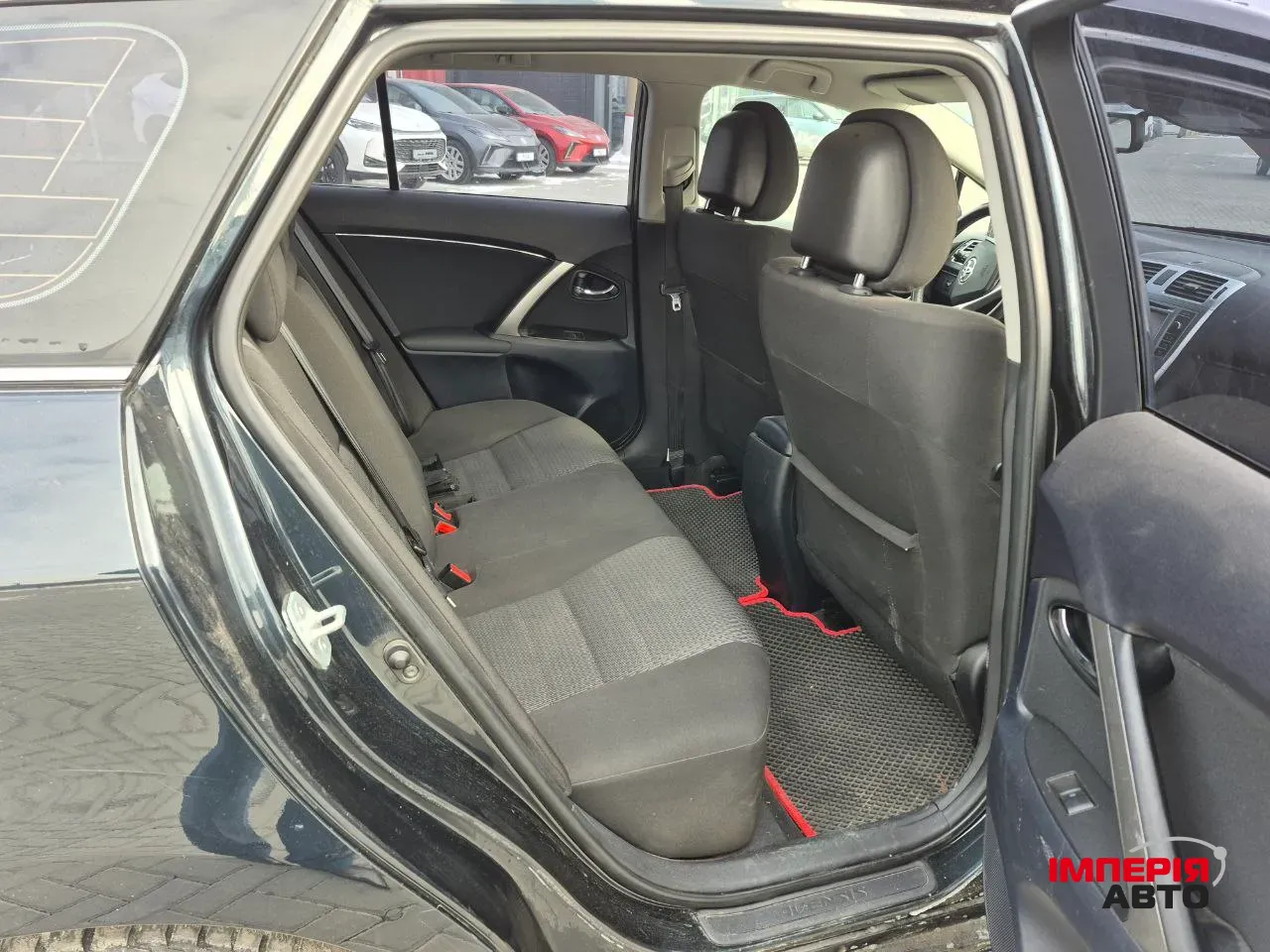 Toyota Avensis - фото 8