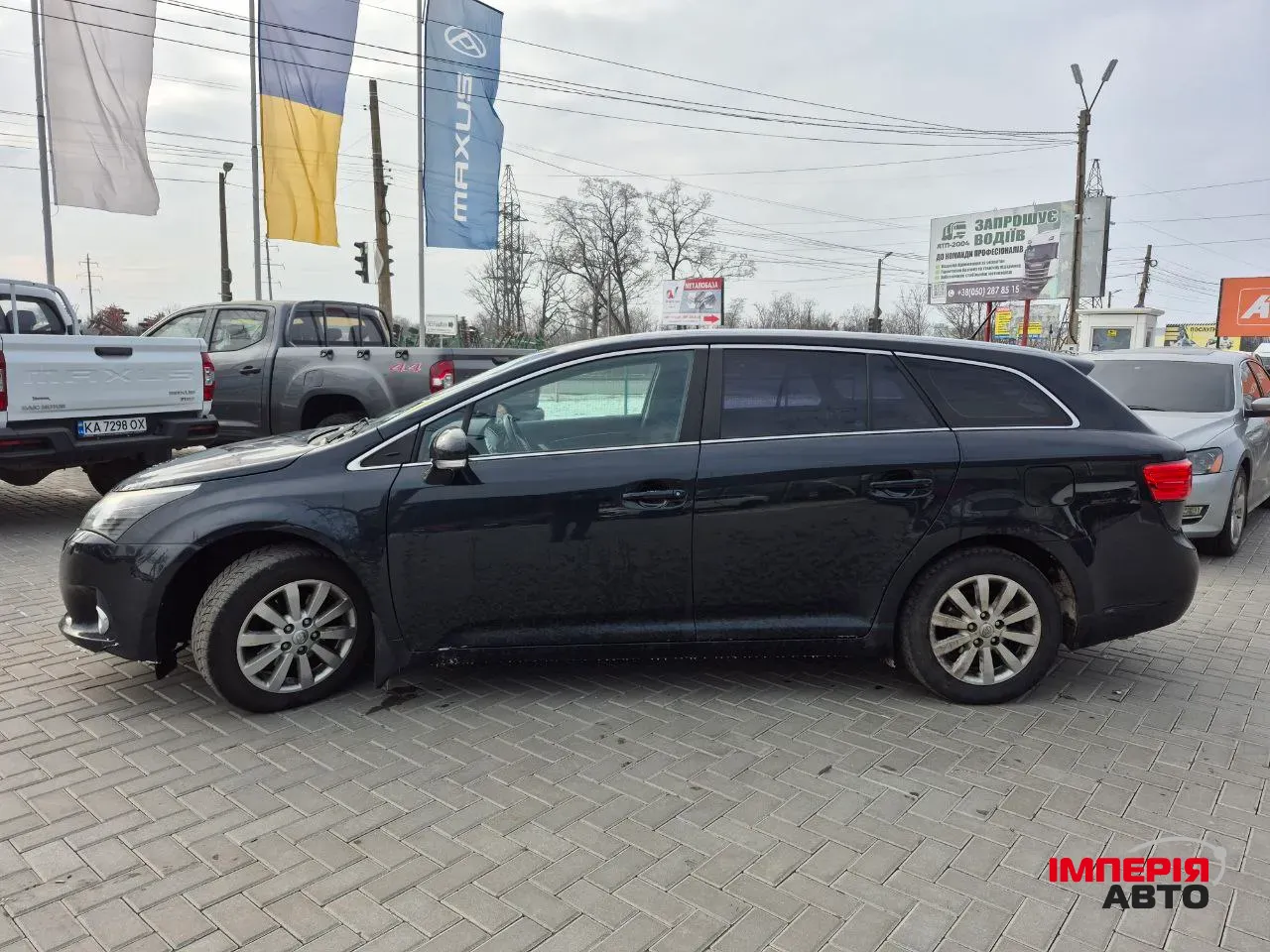 Toyota Avensis - фото 2