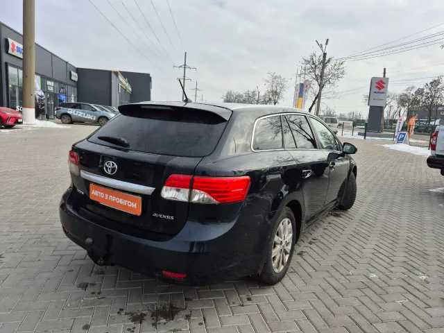 Toyota Avensis - фото 5