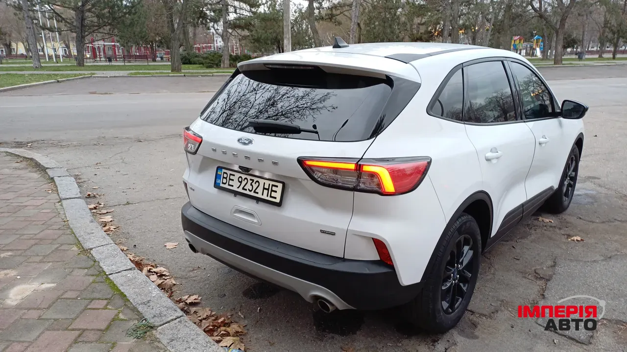 Ford Escape - фото 18