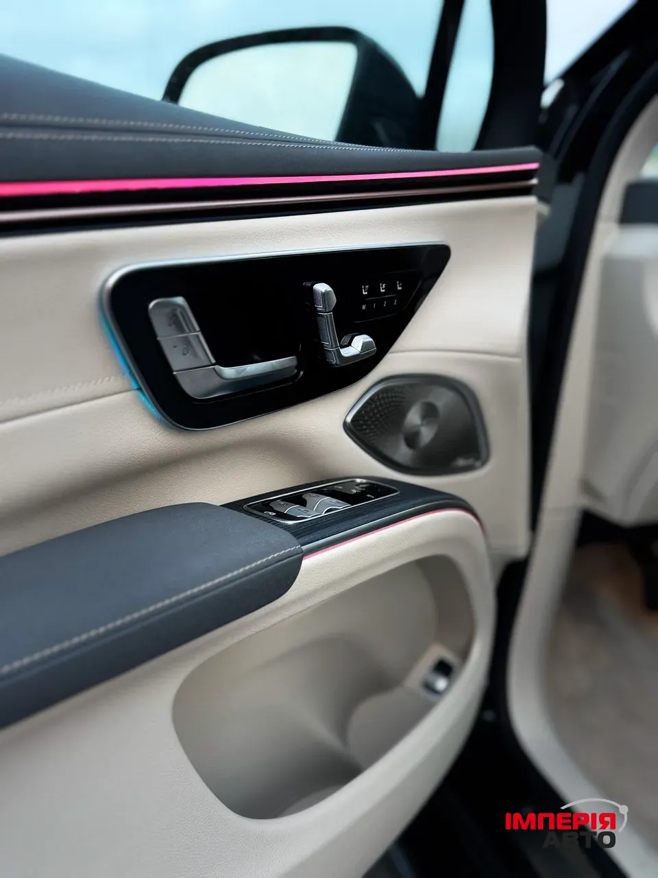 Mercedes-Benz EQS SUV - фото 14