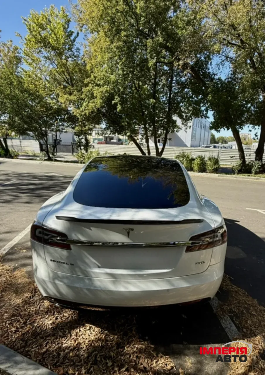 Tesla Model S - фото 6