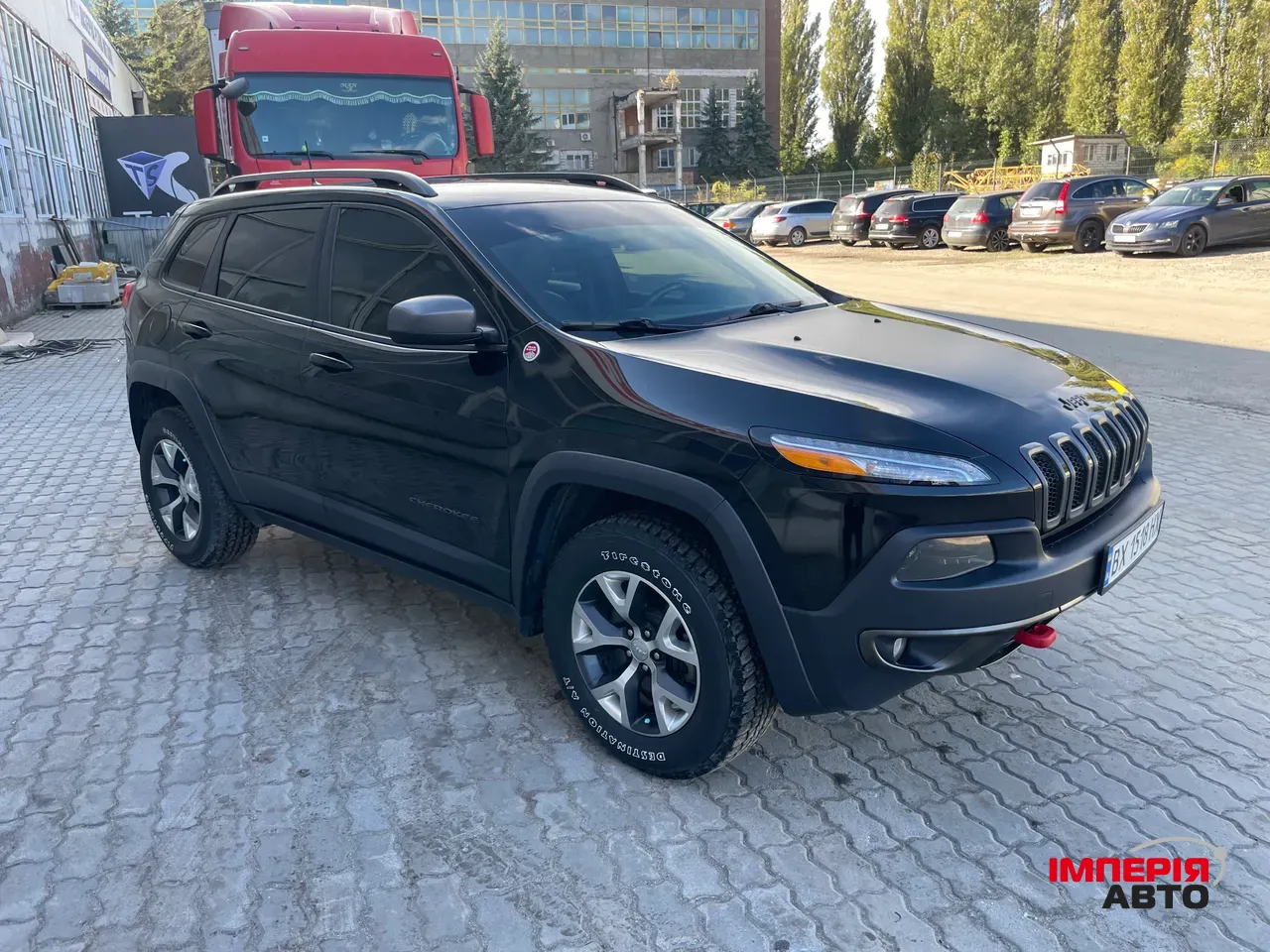 Jeep Cherokee - фото 3