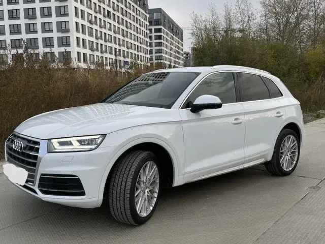 Audi Q5 - фото 1