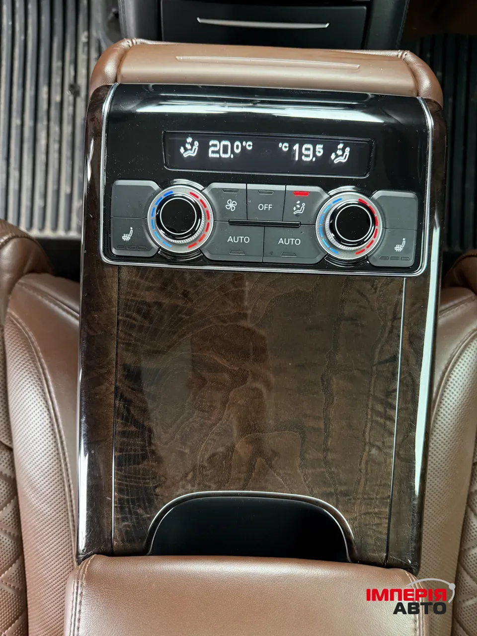 Audi A8 - фото 28