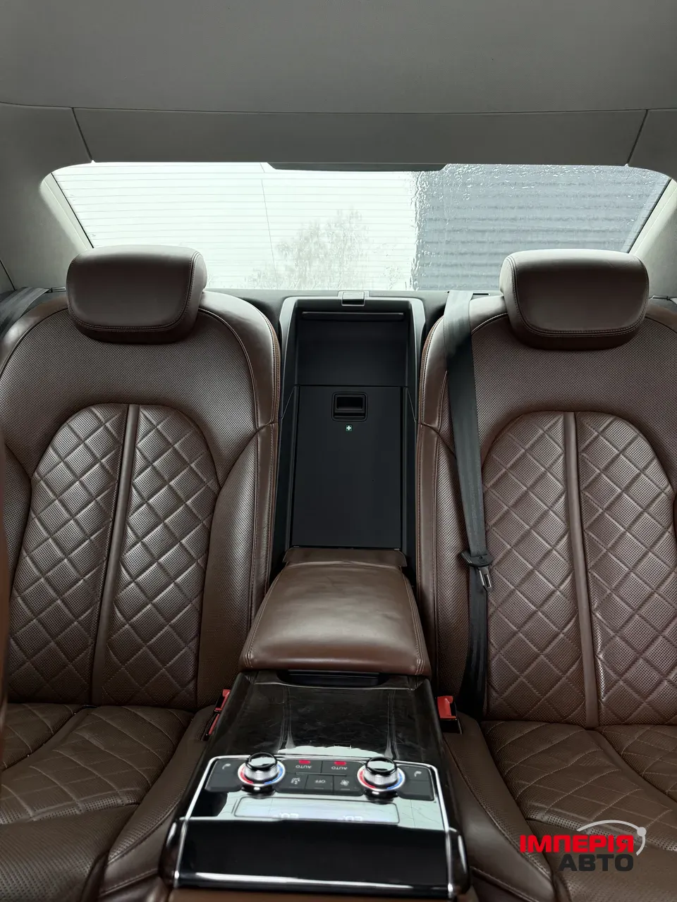 Audi A8 - фото 27