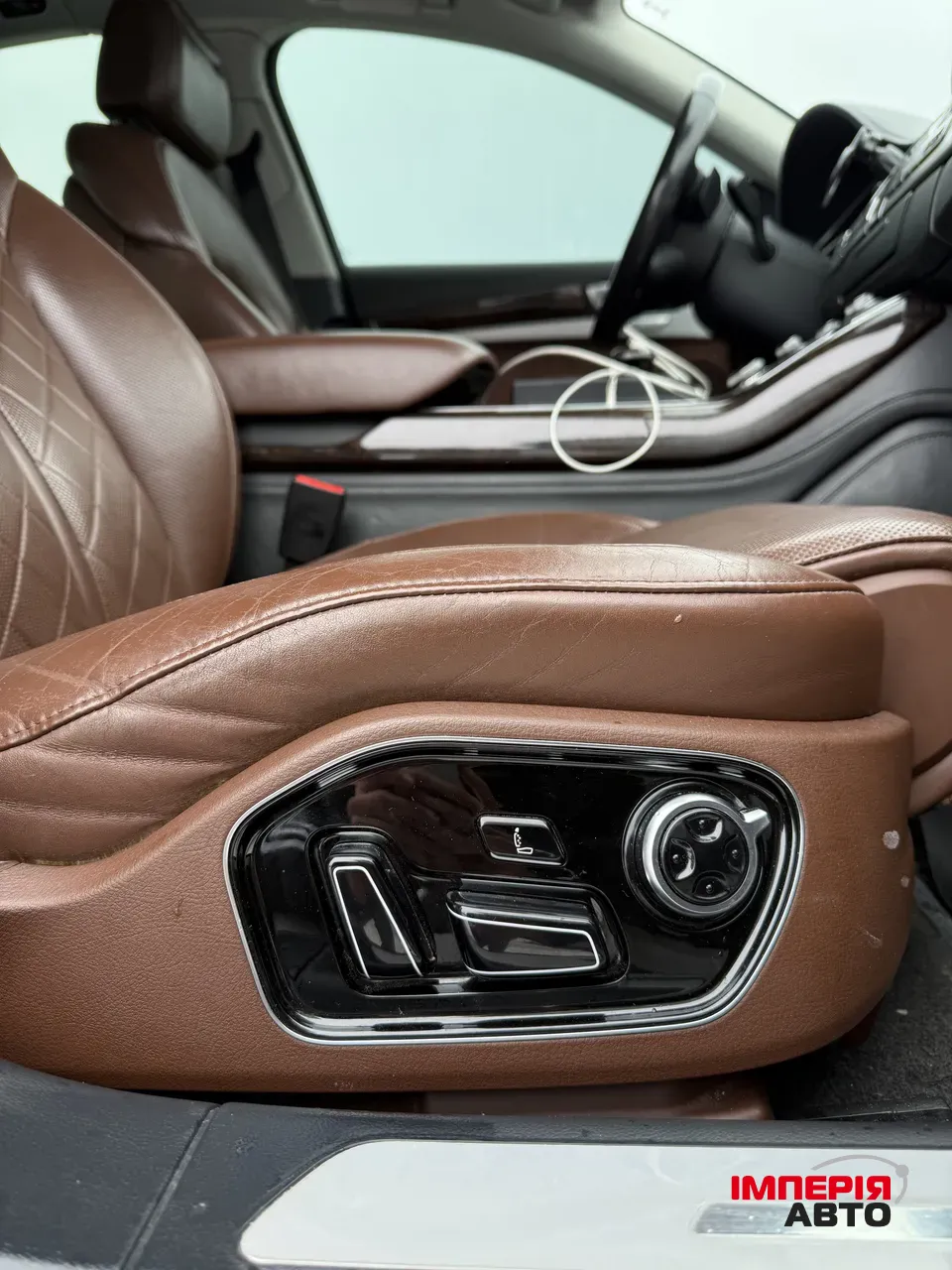 Audi A8 - фото 25