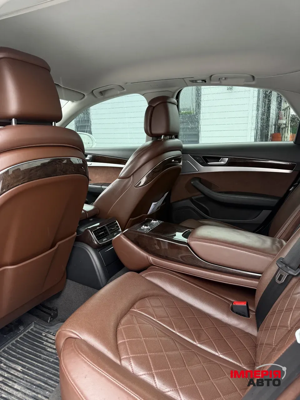 Audi A8 - фото 26