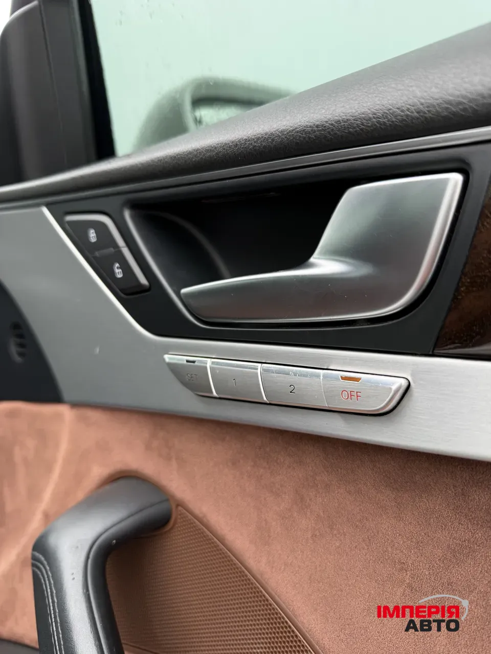 Audi A8 - фото 30