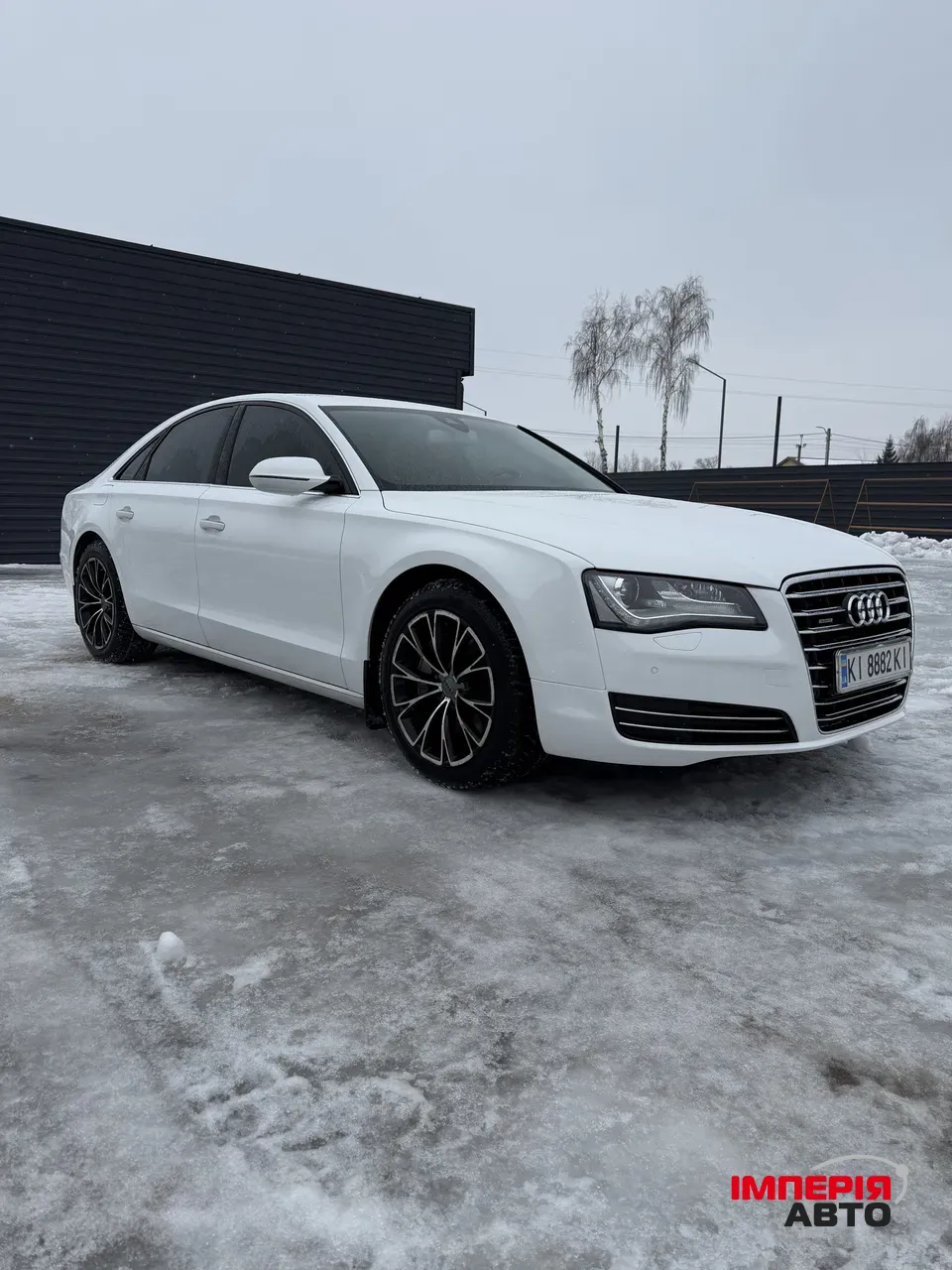 Audi A8 - фото 1