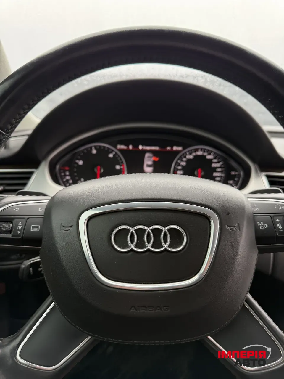 Audi A8 - фото 18